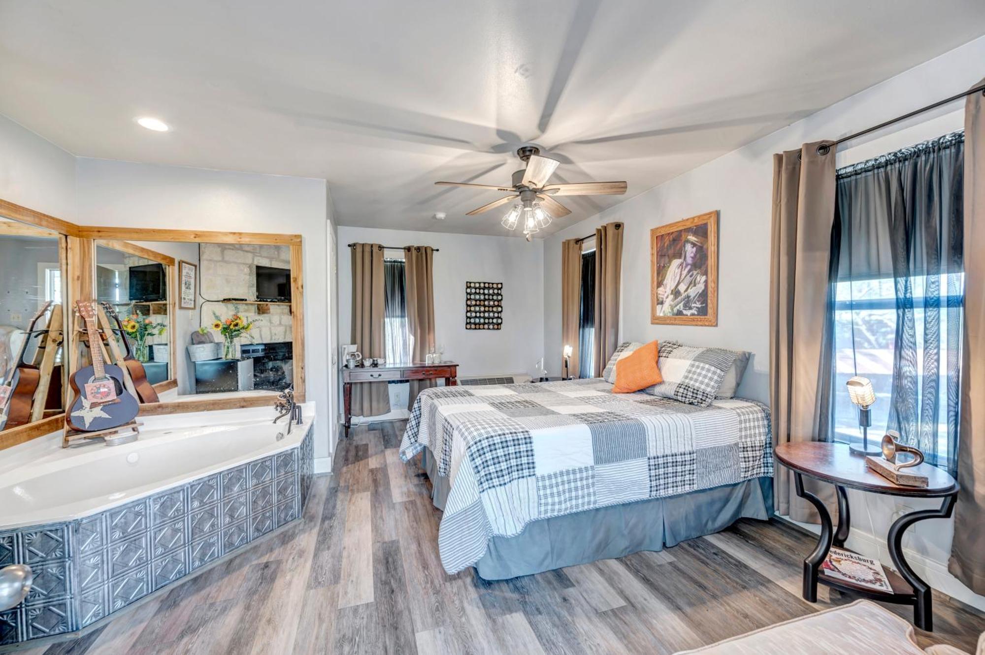 Full Moon Inn Fredericksburg Extérieur photo